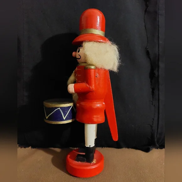 Vintage 9 inch Tall Drummer Nutcracker Figurine - Picture 13 of 13